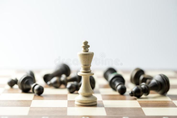 figura-del-ajedrez-estrategia-del-concepto-del-negocio-dirección-equipo-y-su-50517686